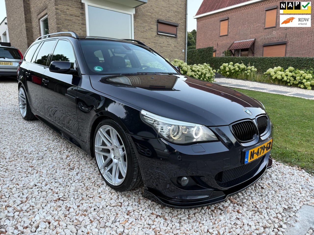 BMW 5-serie Touring - 523i Edition M-Pakket Carbon Schwarz. - AutoWereld.nl