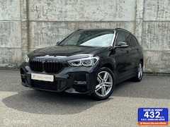 BMW X1 - xDrive25e M-pakket/Cruise/Leder/Cam/Trekhaak/Headup/Ambient