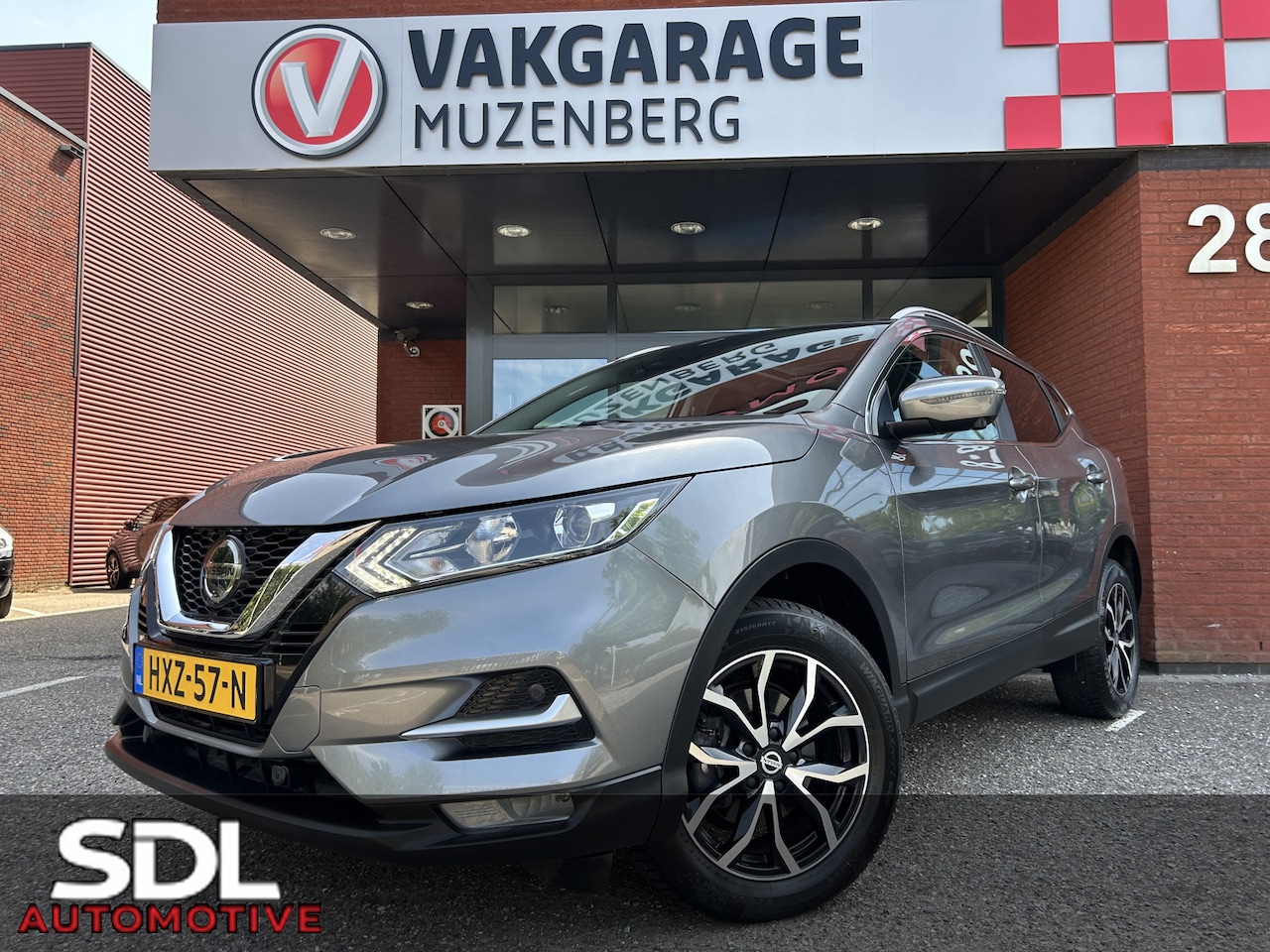 Nissan Qashqai - 1.3 DIG-T N-Connecta // PANO DAK // NAVI // CLIMA // CRUISE // CAMERA // PDC // - AutoWereld.nl