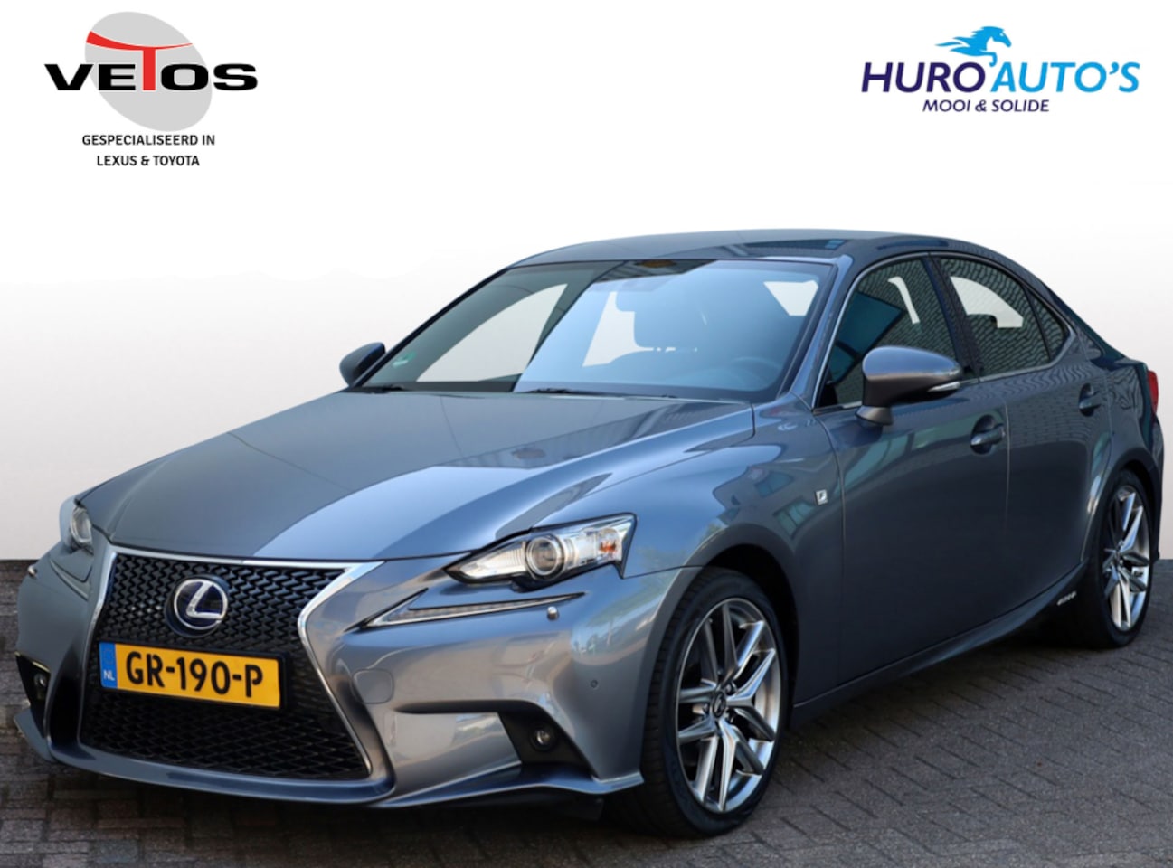 Lexus IS - 300h F Sport Line | Stoelverwarming | Half Leder | Parkeersen - AutoWereld.nl