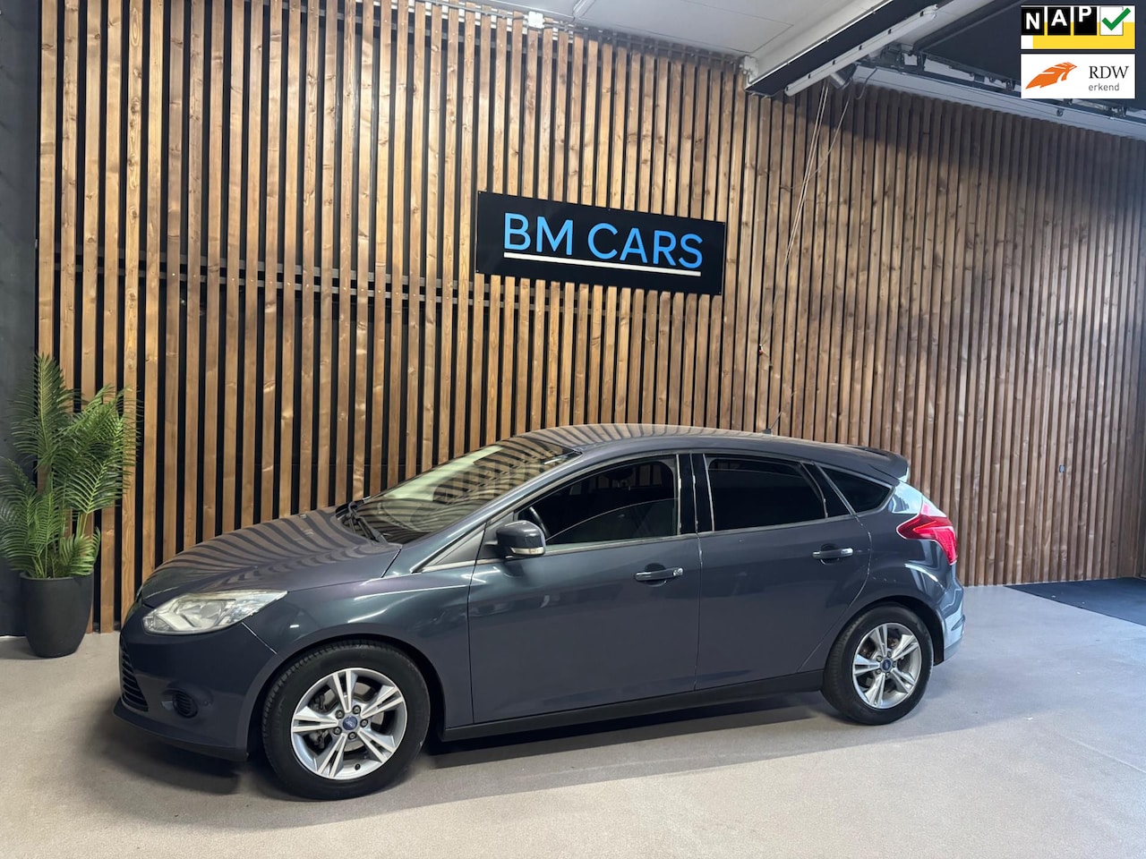 Ford Focus - 1.0 EcoBoost Edition Airco,Trekhaak,2e eigenaar - AutoWereld.nl