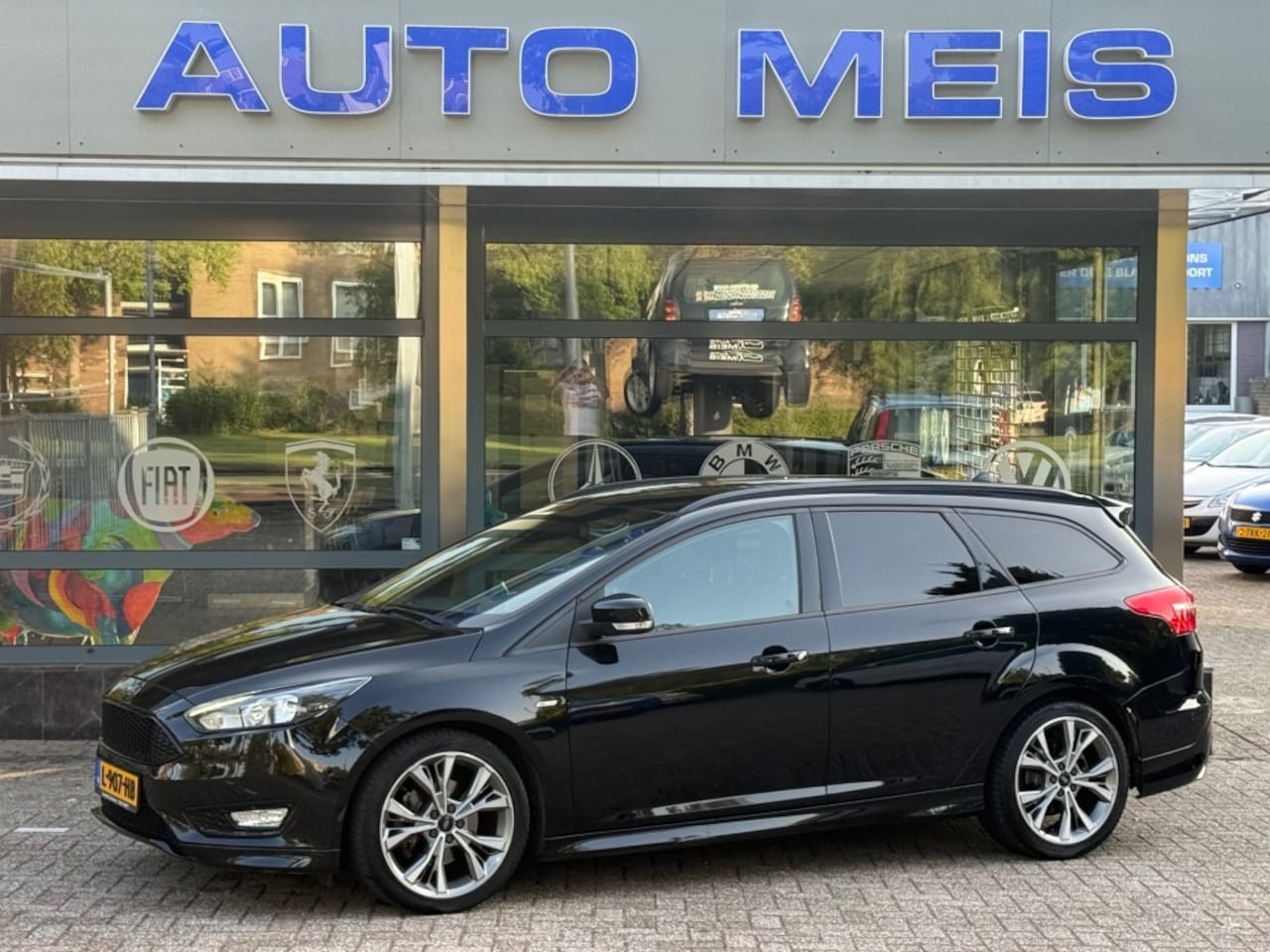 Ford Focus - 1.5 Titanium ST-Line Navi Camera Cruise Stoelverw. - AutoWereld.nl