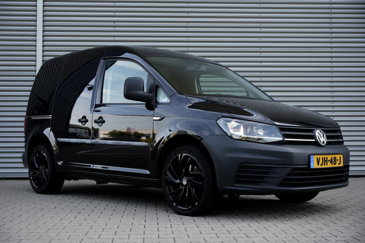 Volkswagen Caddy - 2.0 TDI L1H1 BMT Trendline Airco Cruise Metallic - AutoWereld.nl