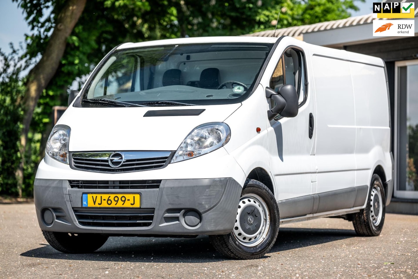 Opel Vivaro - 2.0 CDTI L2H1 Automaat (Marge bus / Rolstoel aanpassing / Oprijplaat / Trekhaak / Airco / - AutoWereld.nl