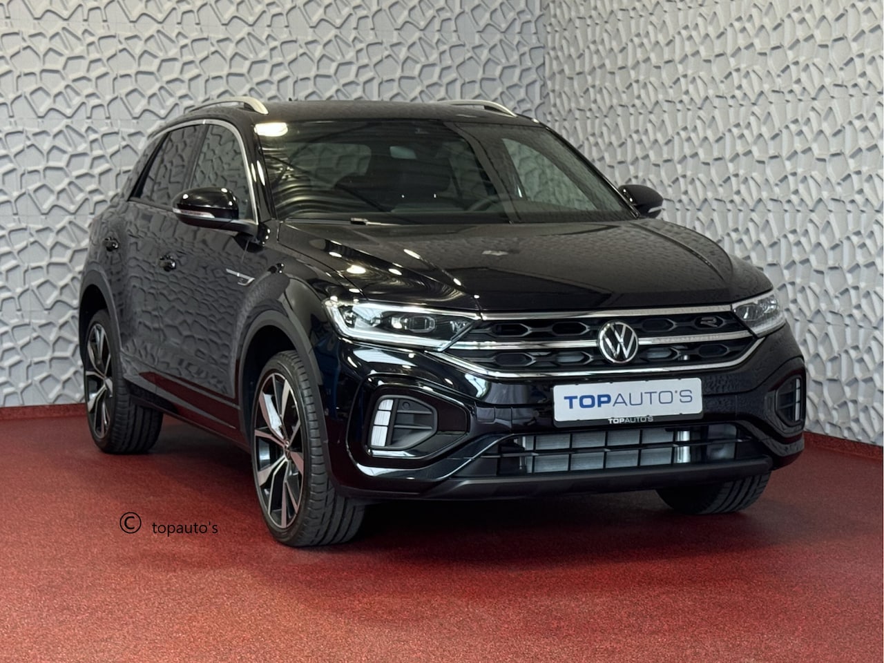 Volkswagen T-Roc - ✅ BWJR 2025 ✅R-LINE✅ 1.5 TSI 150PK TREKHAAK IQ LIGHT ALCANTARA ELEK.KLEP CARPLAY STOEL/STU - AutoWereld.nl