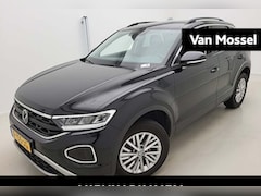 Volkswagen T-Roc - 1.5 TSI Life | 150 PK | Automaat | Digital Cockpit | Airco | Park Assist | All Season Band