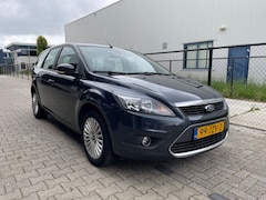 Ford Focus Wagon - 1.8 Limited Nog een nette goed werkende Ford Focus.