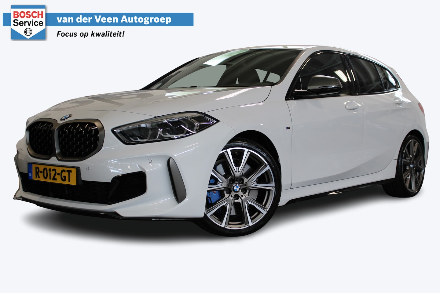 BMW 1-serie - M135i xDrive High Executive | Akrapovič uitlaatsysteem | Cruise control | Climate control - AutoWereld.nl