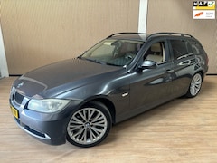 BMW 3-serie Touring - 320i High Executive Met nieuwe Motor