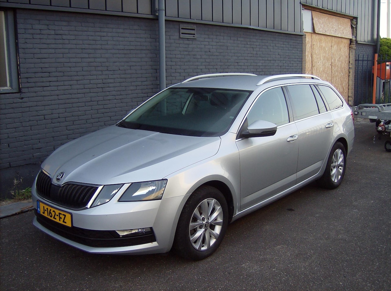 Skoda Octavia Combi - 1.0 TSI Greentech 115pk Business Edition NAVI GESTOLEN - AutoWereld.nl