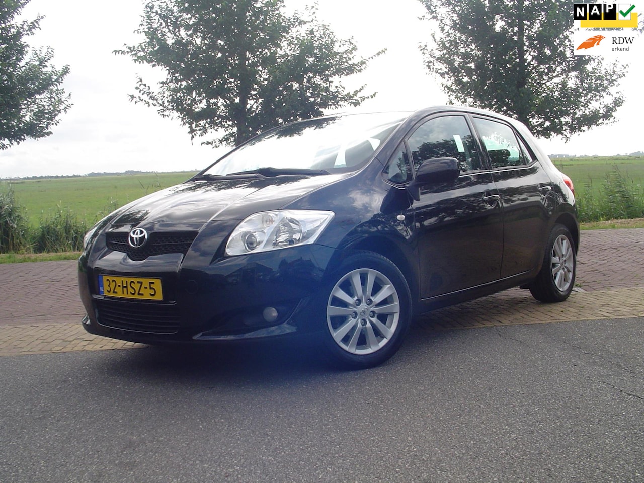 Toyota Auris - 1.6-16V Luna / Airco / Cruise / Trekhaak / parkeer sensoren - AutoWereld.nl