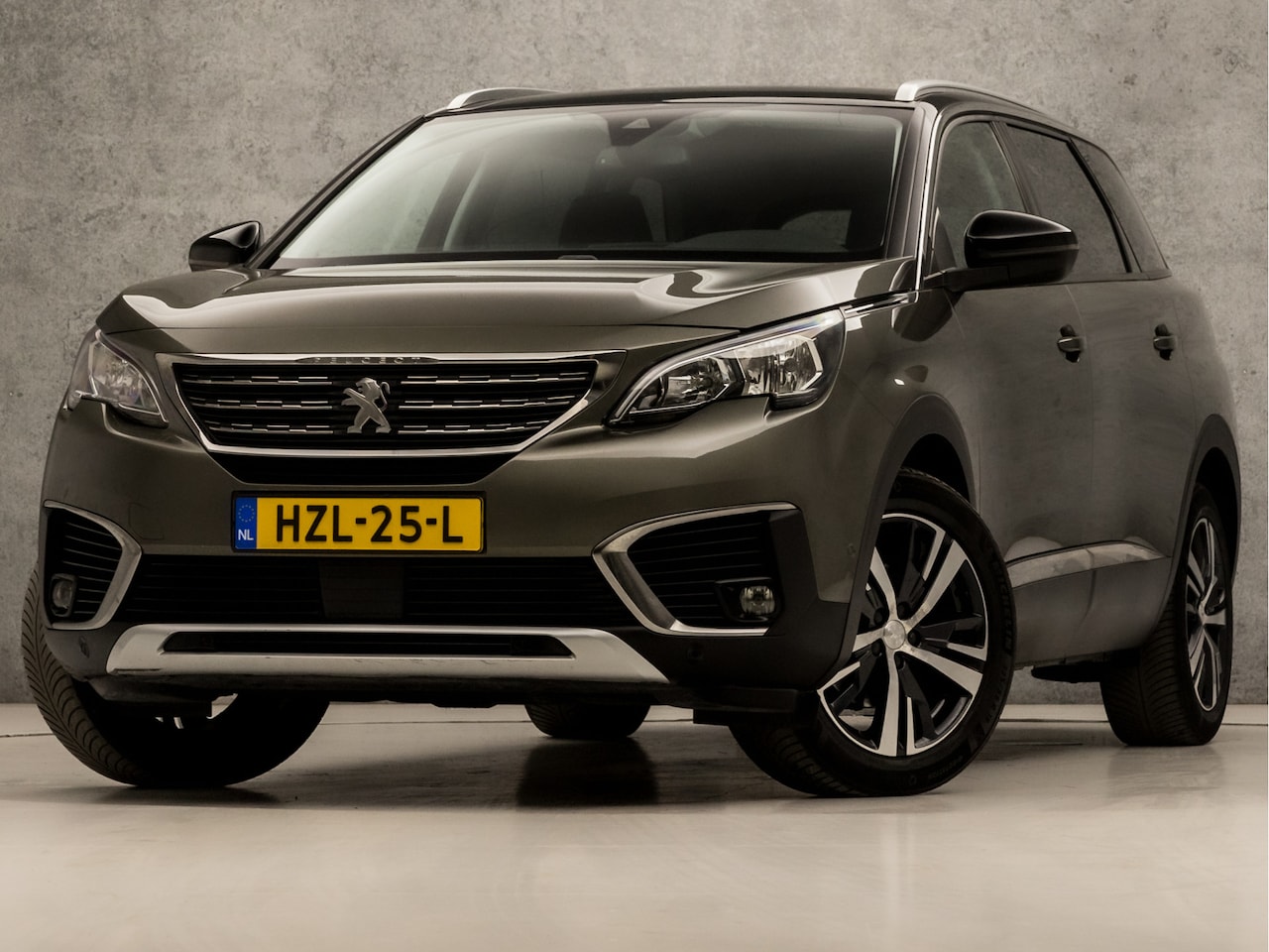 Peugeot 5008 - 1.2 PureTech GT Automaat (APPLE CARPLAY, GROOT NAVI, 360 CAMERA, SPORTSTOELEN, LM VELGEN, - AutoWereld.nl