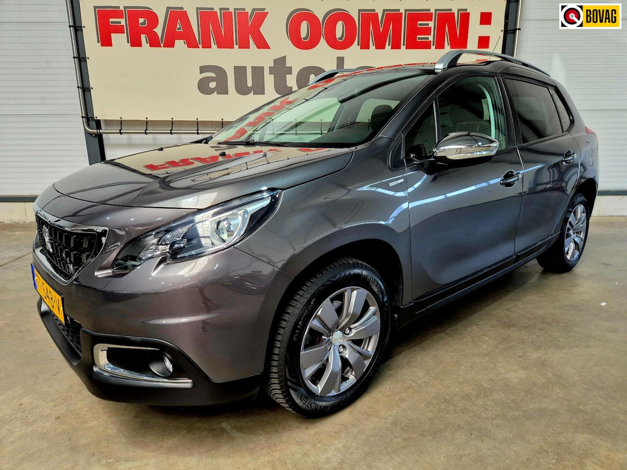 Peugeot 2008 - 1.2 PureTech 110PK Style + Dealer OH|Trekhaak|Navi|Apple|Android|Climate|Cruise|PDC|16"LMV - AutoWereld.nl