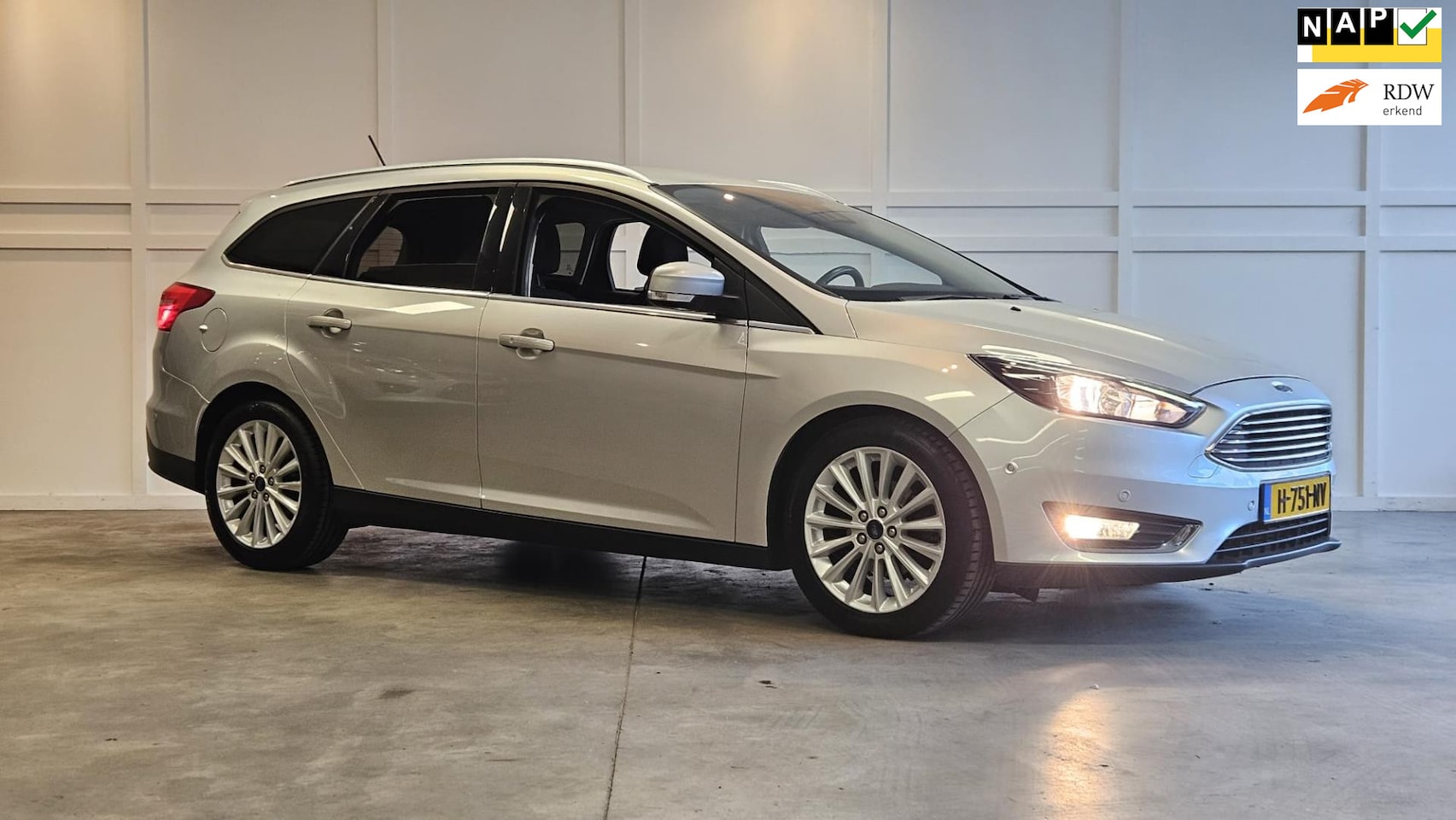 Ford Focus Wagon - 1.0 EcoBoost ST Line 2018 - AutoWereld.nl