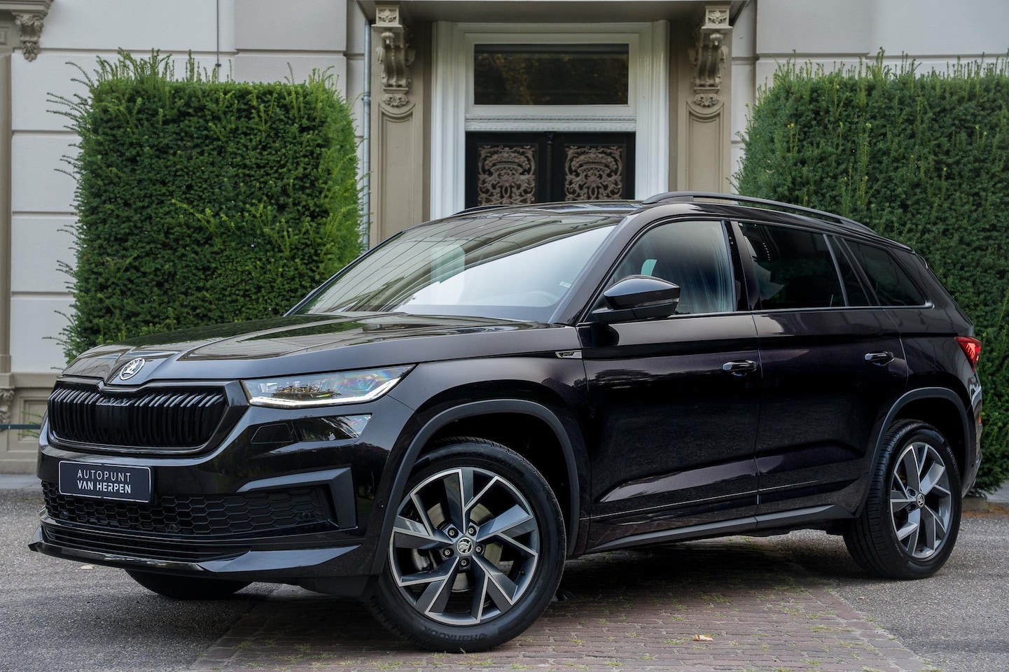 Skoda Kodiaq - 1.5 TSI Sportline Business LEDER | STOELVENTILATIE | ACC | KEYLESS - AutoWereld.nl