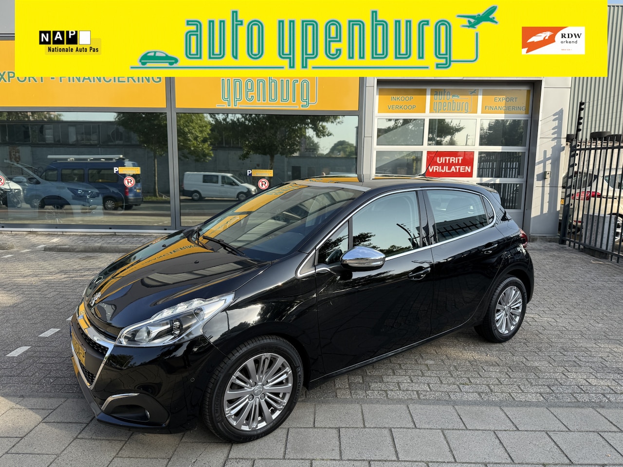Peugeot 208 - 1.2 PureTech Blue Lease Allure * 49.991 Km * Panoramadak * Navi * Climatronic * - AutoWereld.nl