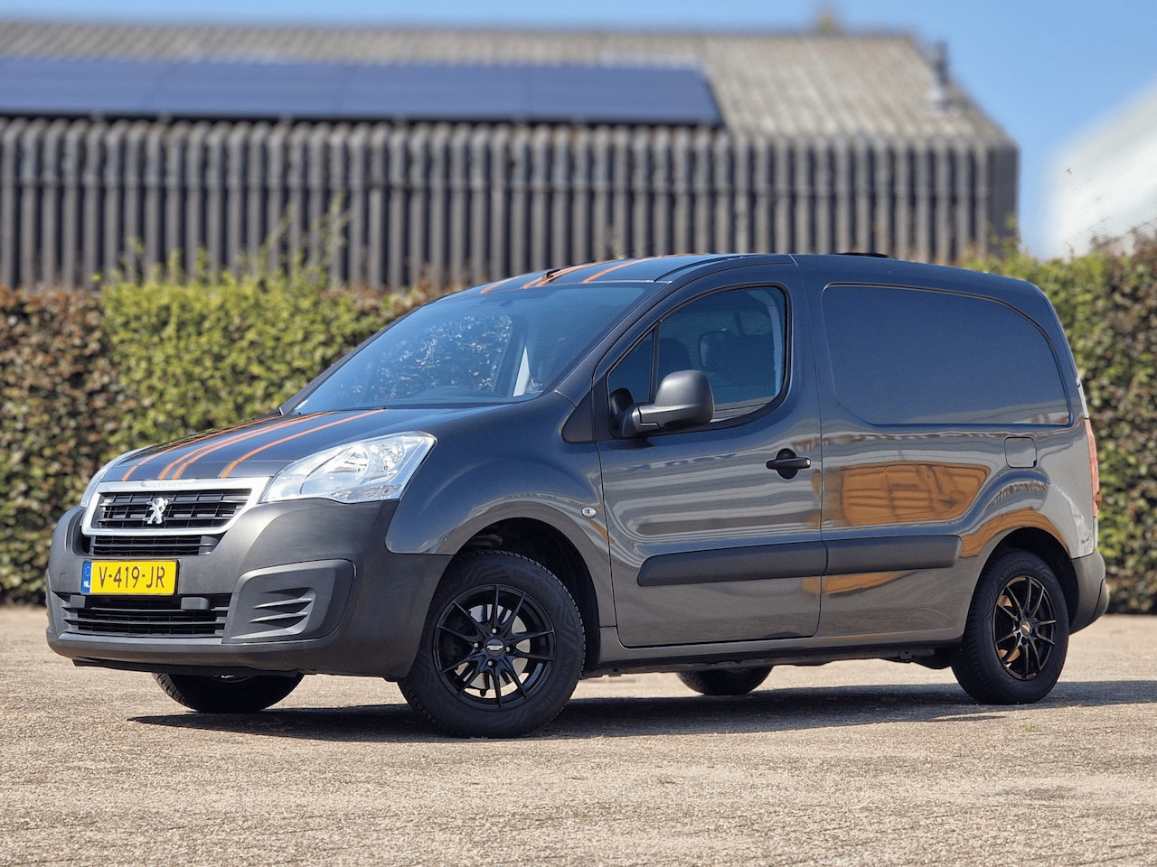 Peugeot Partner - 120 1.6 BlueHDi 75 L1 Premium Pack Trekhaak*PDC*Airco*Cruise control - AutoWereld.nl