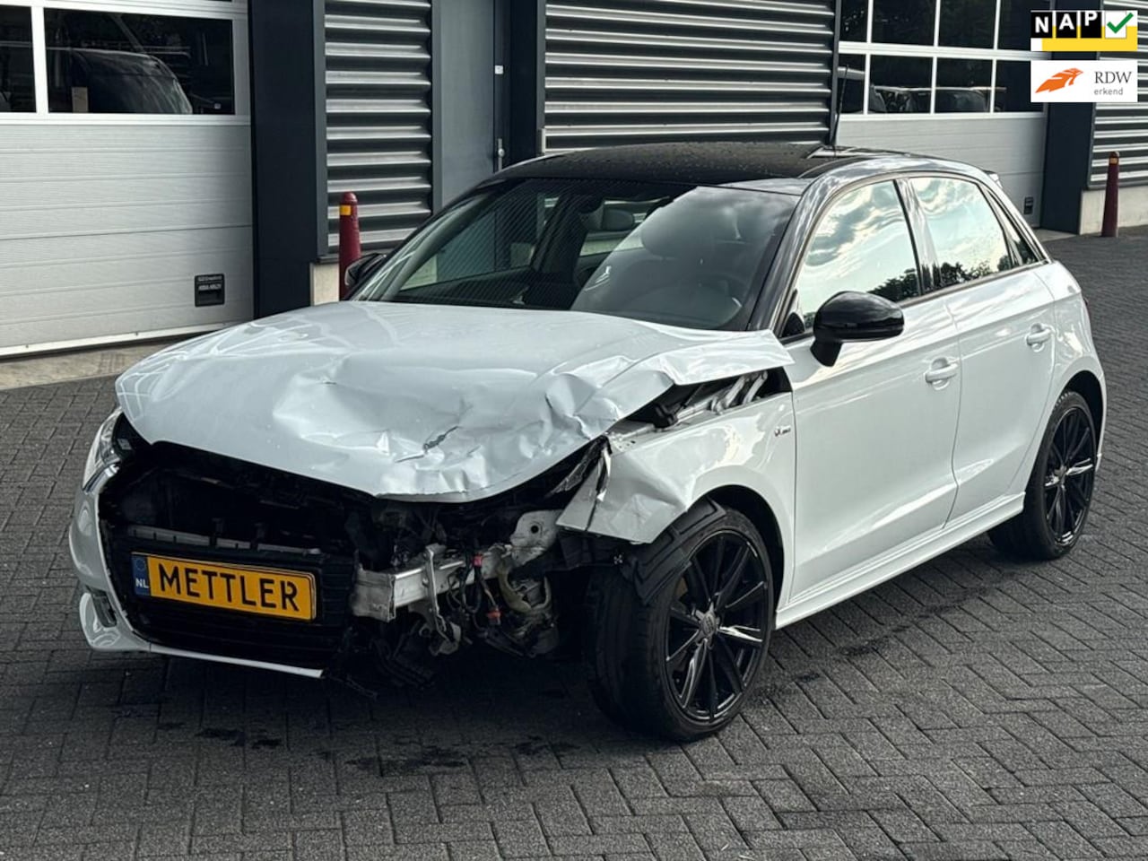 Audi A1 Sportback - 1.2 TFSI Admired 1.2 TFSI Admired, 2x S-Line, Airco, PDC, Navigatie - AutoWereld.nl