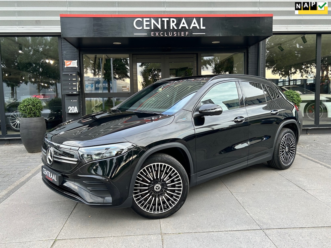 Mercedes-Benz EQA - 300 4MATIC AMG 67 kWh|Pano|Memory|Head-Up|360Camera|Keyless|Ambient Light|NL-Auto|228PK - AutoWereld.nl