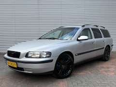 Volvo V70 - 2.4 Comfort Line Airco Cruise Trekhaak Yongtimer 2001