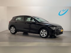 Volkswagen Golf - 1.0 eTSI DSG Life Business Virtual Cockpit Navigatie Parkeersensoren Sfeerverlichting