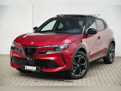 Alfa Romeo Junior - Elettrica Speciale 54 kWh | Pano | Techno | Brera Red