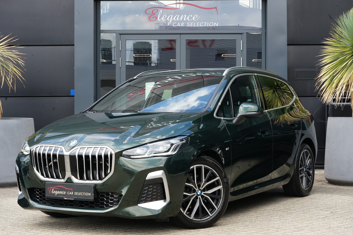 BMW 2-serie Active Tourer - 218i M Sport 136pk Panoramadak/Stoelverwarming/Camera - AutoWereld.nl
