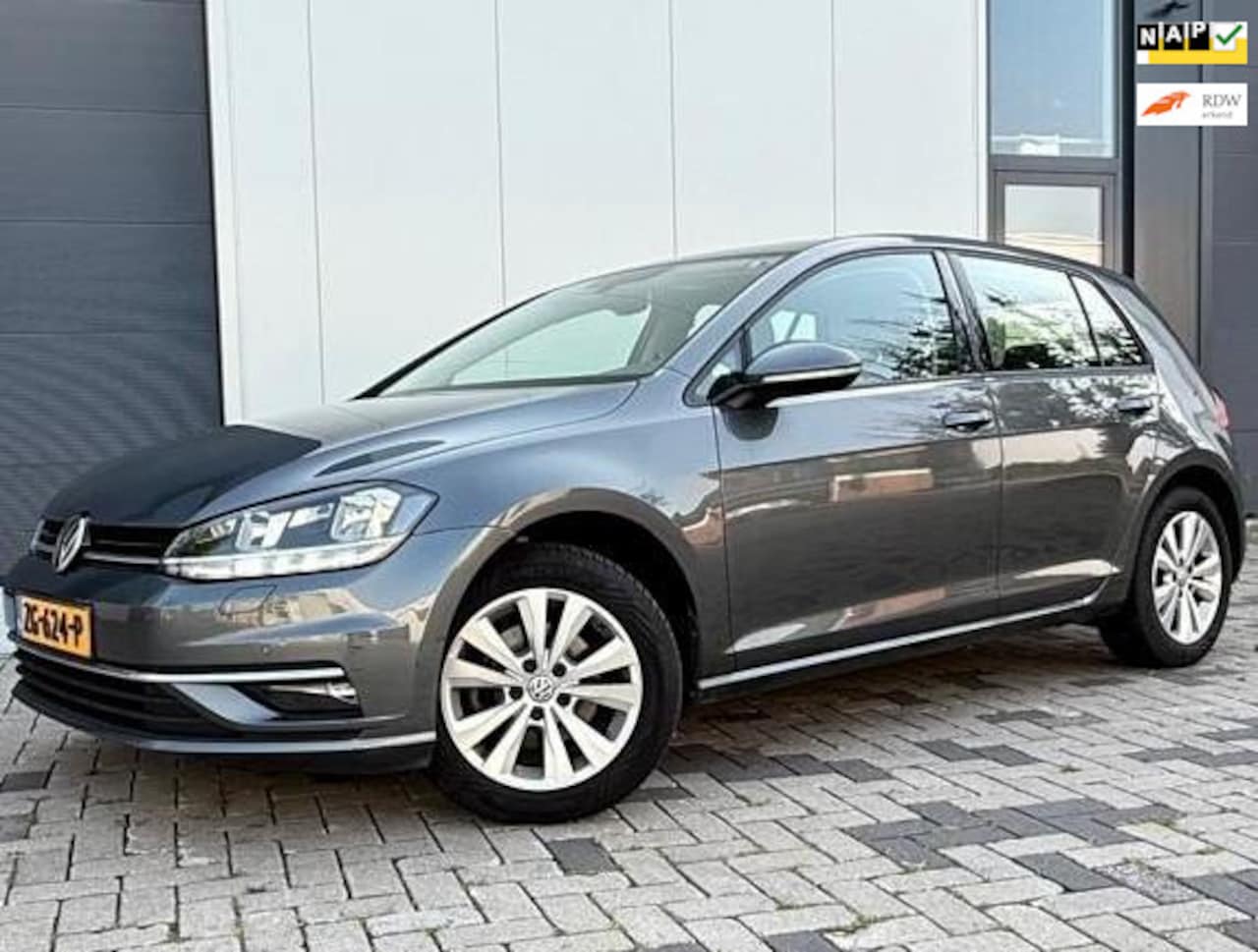 Volkswagen Golf - 1.6 TDI Comfortline Business 1.6 TDI Comfortline Business - AutoWereld.nl