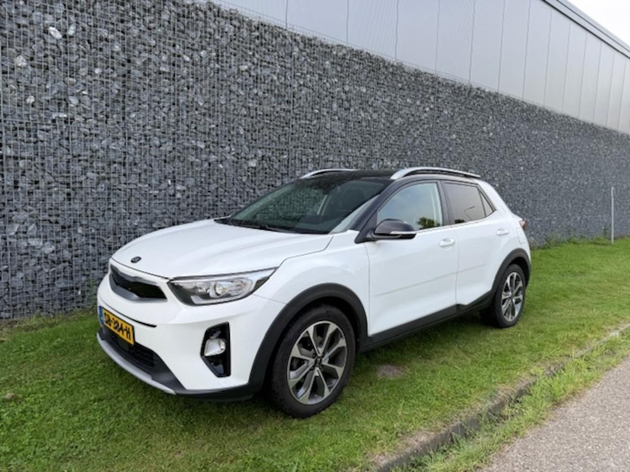 Kia Stonic - 1.0 T-GDi EXECUTIVELINE CLIMA/CRUISE/NAVI - AutoWereld.nl