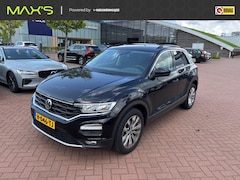 Volkswagen T-Roc - 1.0 TSI Style Business | Parkeersensoren | Multifunctioneel Stuur | Climate | Trekhaak |
