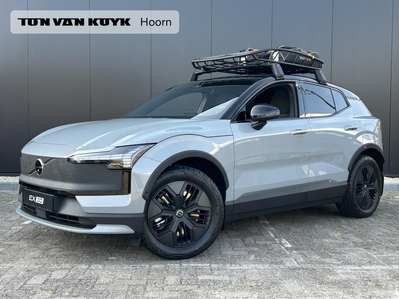 Volvo EX30 Cross Country - Twin Motor Performance Ultra 69 kWh Extra getint glas / Pine interieur - AutoWereld.nl