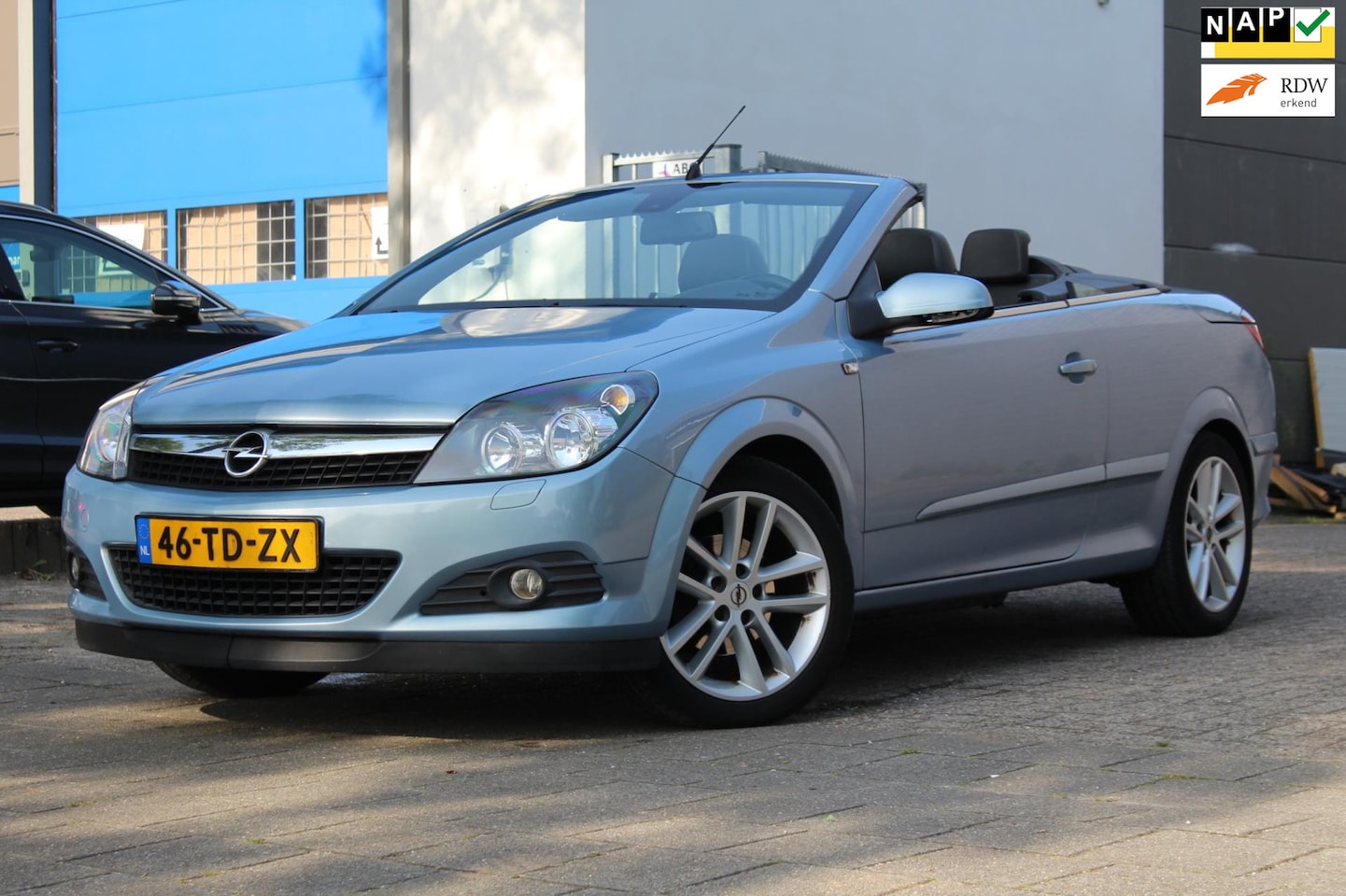 Opel Astra TwinTop - 1.8 Cosmo Cabrio, Leder, Airco, NAP - AutoWereld.nl