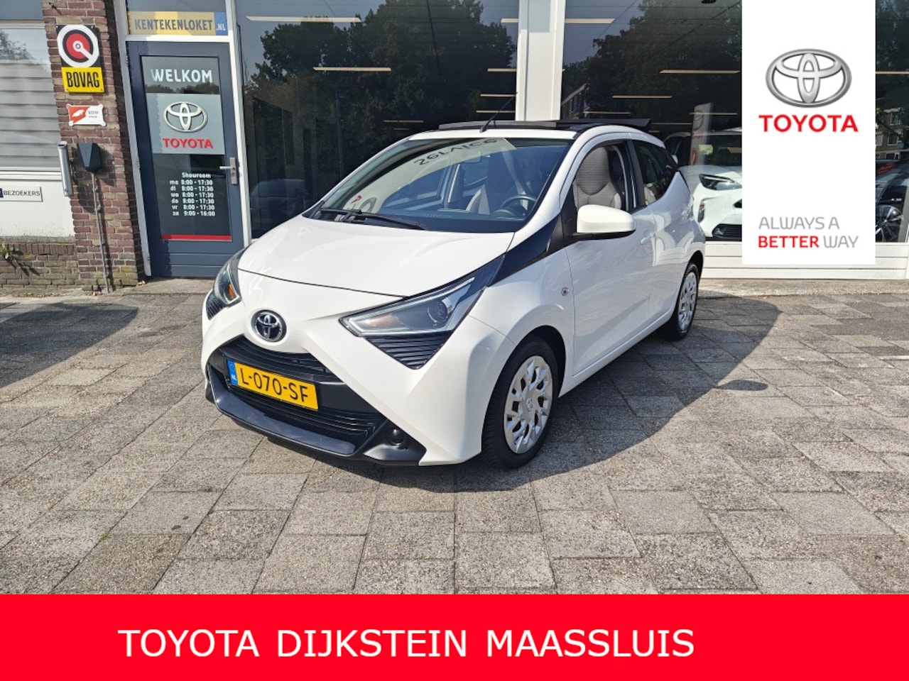 Toyota Aygo - 1.0 VVT-i x-play 1.0 VVT-i x-play cab - AutoWereld.nl