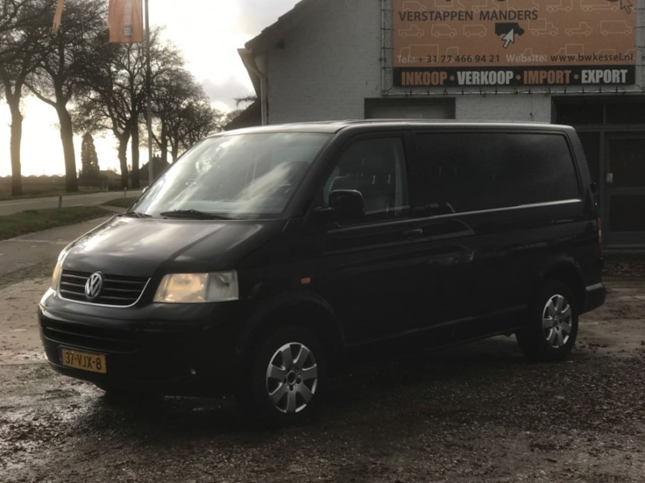 Volkswagen Transporter - T5 2.5 TDI Aut. L1H1 DC 5-Pers Airco Cruise Leer Stoelverwarming - AutoWereld.nl