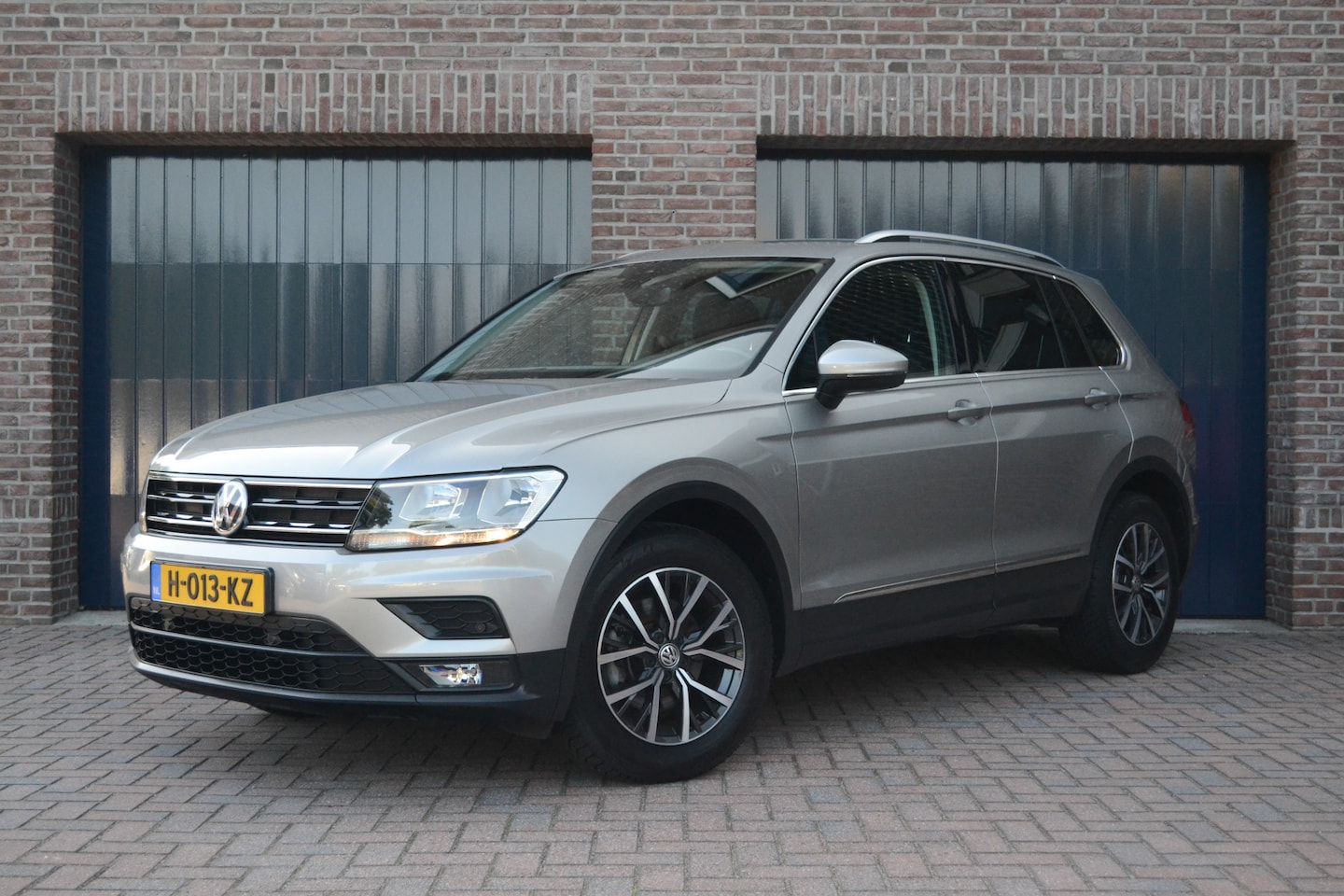 Volkswagen Tiguan - 1.5 TSI Comfortline Business | Trekhaak | Adaptieve Cruise | Carplay/Android Auto | Naviga - AutoWereld.nl