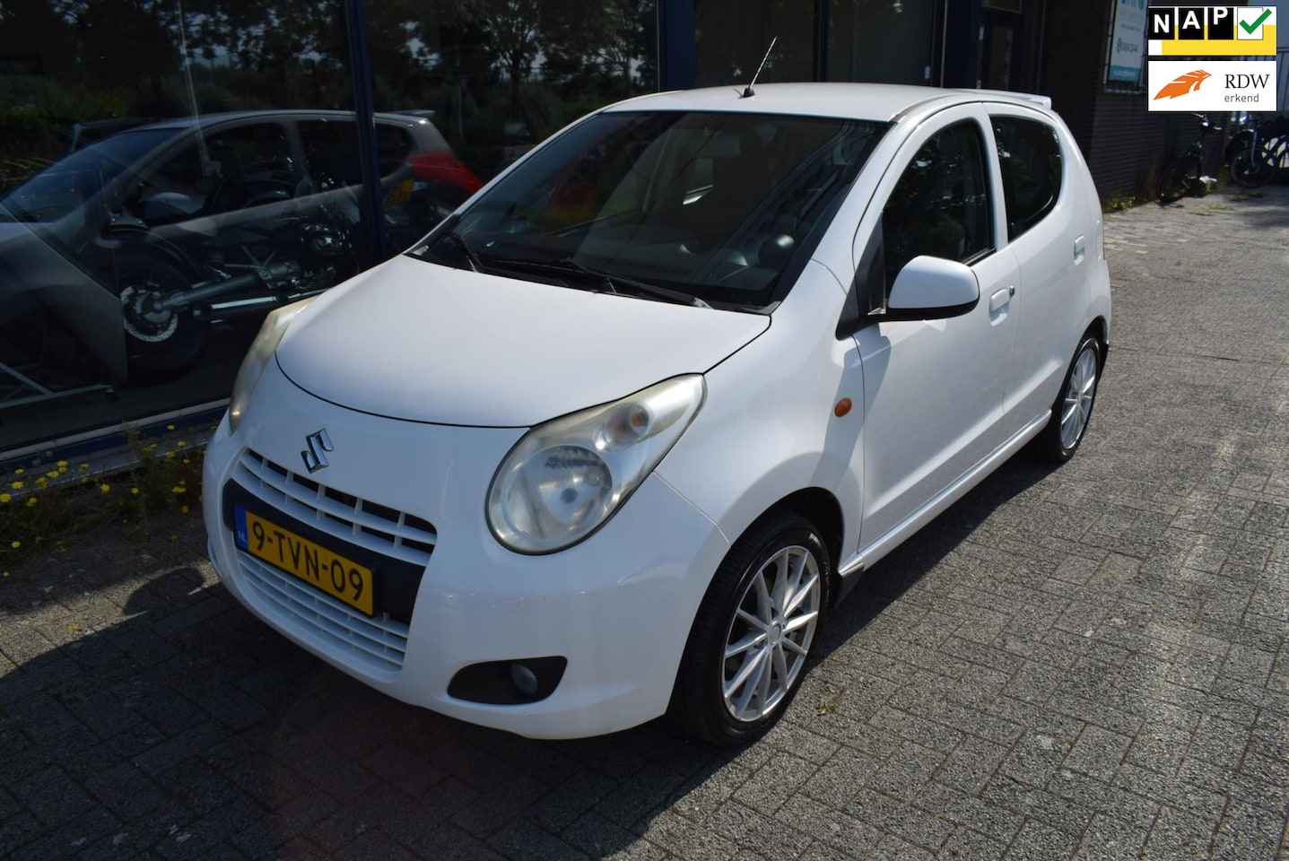 Suzuki Alto - 1.0 Comfort Plus airco, leer - AutoWereld.nl