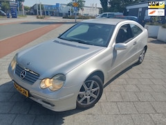 Mercedes-Benz C-klasse Sportcoupé - 200 K. ZO MEENEMEN LUXE AUTO