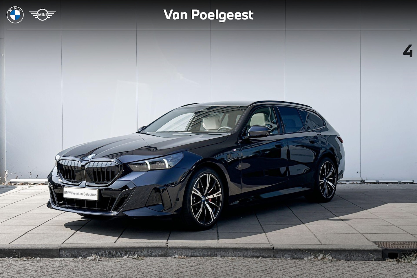 BMW 5-serie Touring - 530e M Sport Pro Glazen Panoramadak / Parking Assistant Plus / Stoelventilatie / Harman Ka - AutoWereld.nl