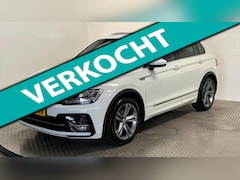 Volkswagen Tiguan - 1.5 TSI R-Line Comfortline Business trekhaak led panoramadak benzine virtuel;e cockpit nav