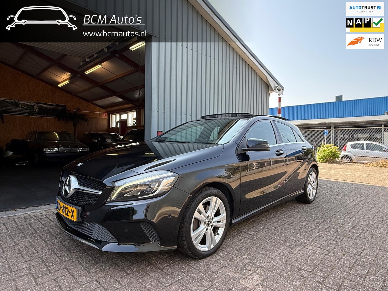 Mercedes-Benz A-klasse - 180 Sport Ambition |Automaat|Panoramadak|Stoelvw|Pdc|NAP|Sportinterieur| - AutoWereld.nl