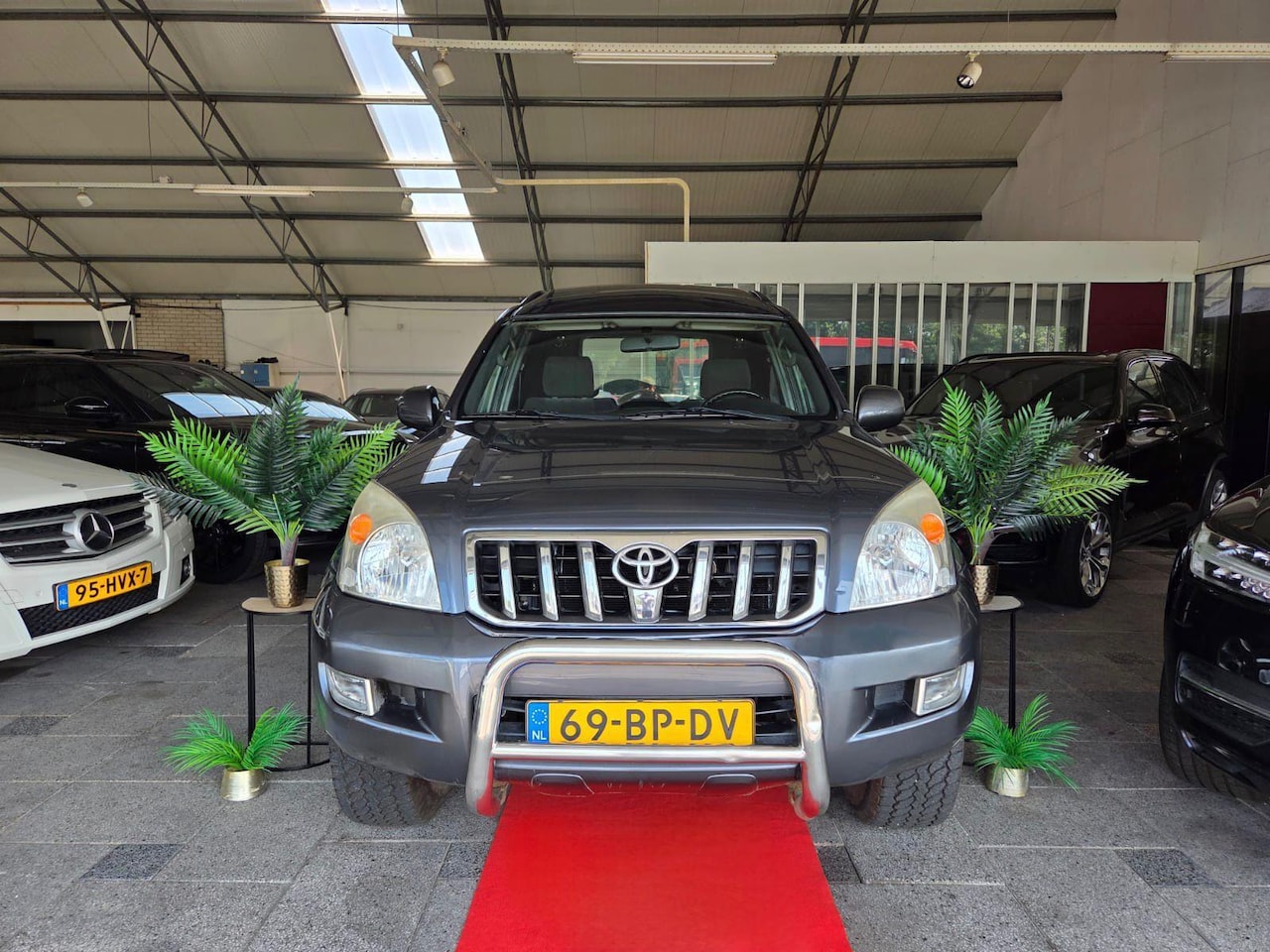 Toyota Land Cruiser - 3.0 D-4D AUT NAVI 4X4 VX HR NAP! - AutoWereld.nl