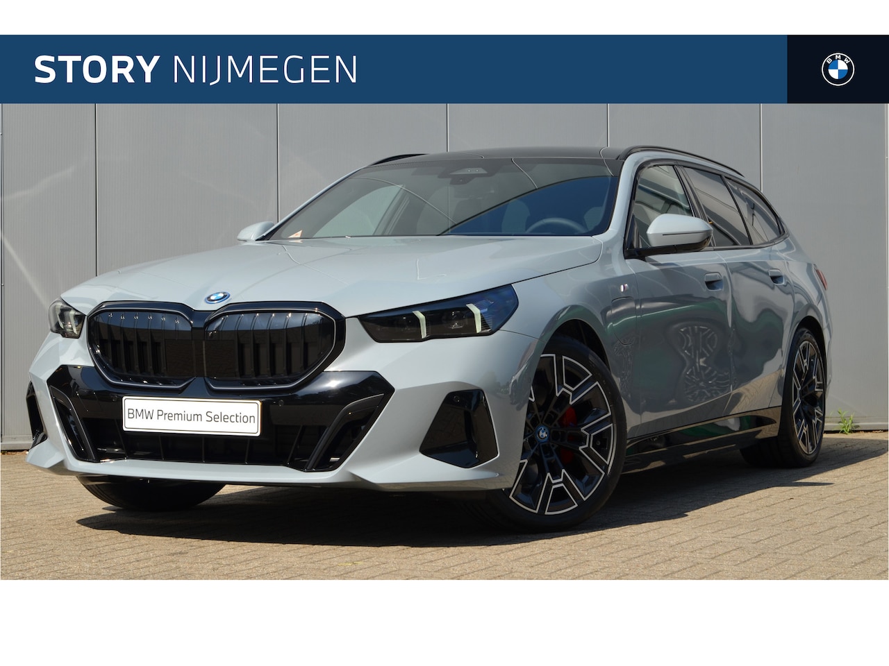 BMW 5-serie Touring - 530e M Sport Automaat / Panoramadak / Trekhaak / Stoelventilatie / Stoelverwarming / Adapt - AutoWereld.nl