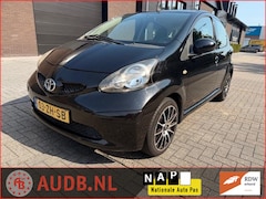 Toyota Aygo - 1.0-12V + | 5 DEURS|SPORT VLG.| AIRCO|HALF LEER|