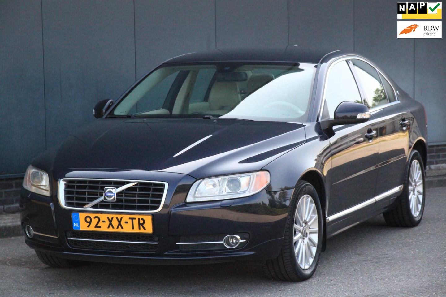 Volvo S80 - 2.5 T Summum Xenon/Leer/Navigatie/Parkeersensor v,a/Youngtimer - AutoWereld.nl
