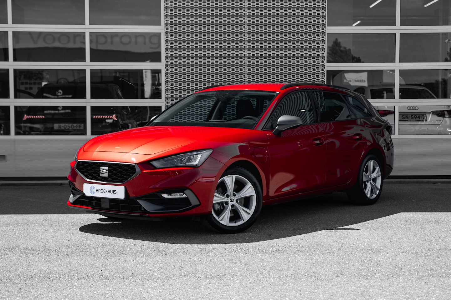 SEAT Leon Sportstourer - 1.4 TSI eHybrid PHEV FR | Navigatie | Stoel- Stuurverwarming | Camera - AutoWereld.nl