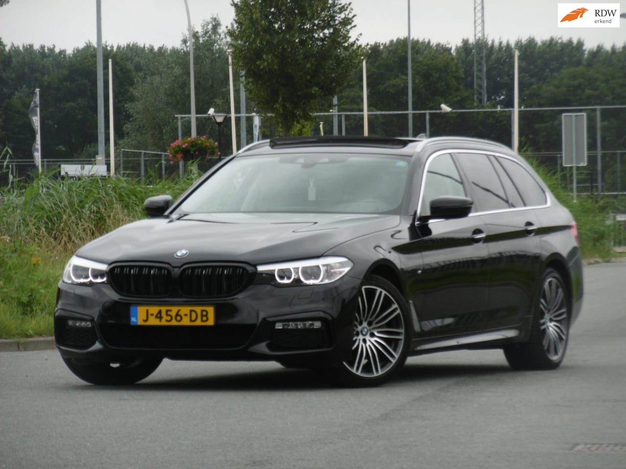 BMW 5-serie Touring - 530d M2018 M-SPORT PANORAMADAK/LEER/FULL - AutoWereld.nl