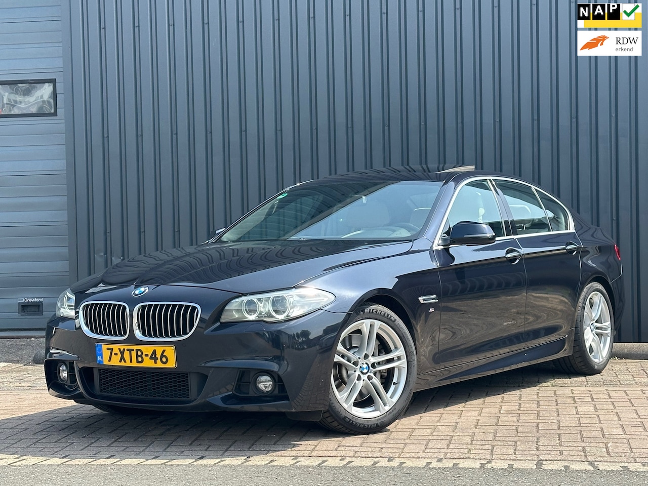 BMW 5-serie - 528i High Executive M Pakket / Pano - AutoWereld.nl