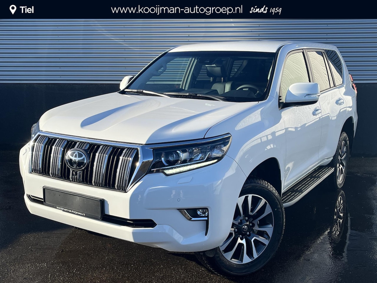 Toyota Land Cruiser - Toyota 2.8 D-4D Professional SRWV + off-road pakket, Automaat, Grijs kenteken, GEEN BPM, N - AutoWereld.nl