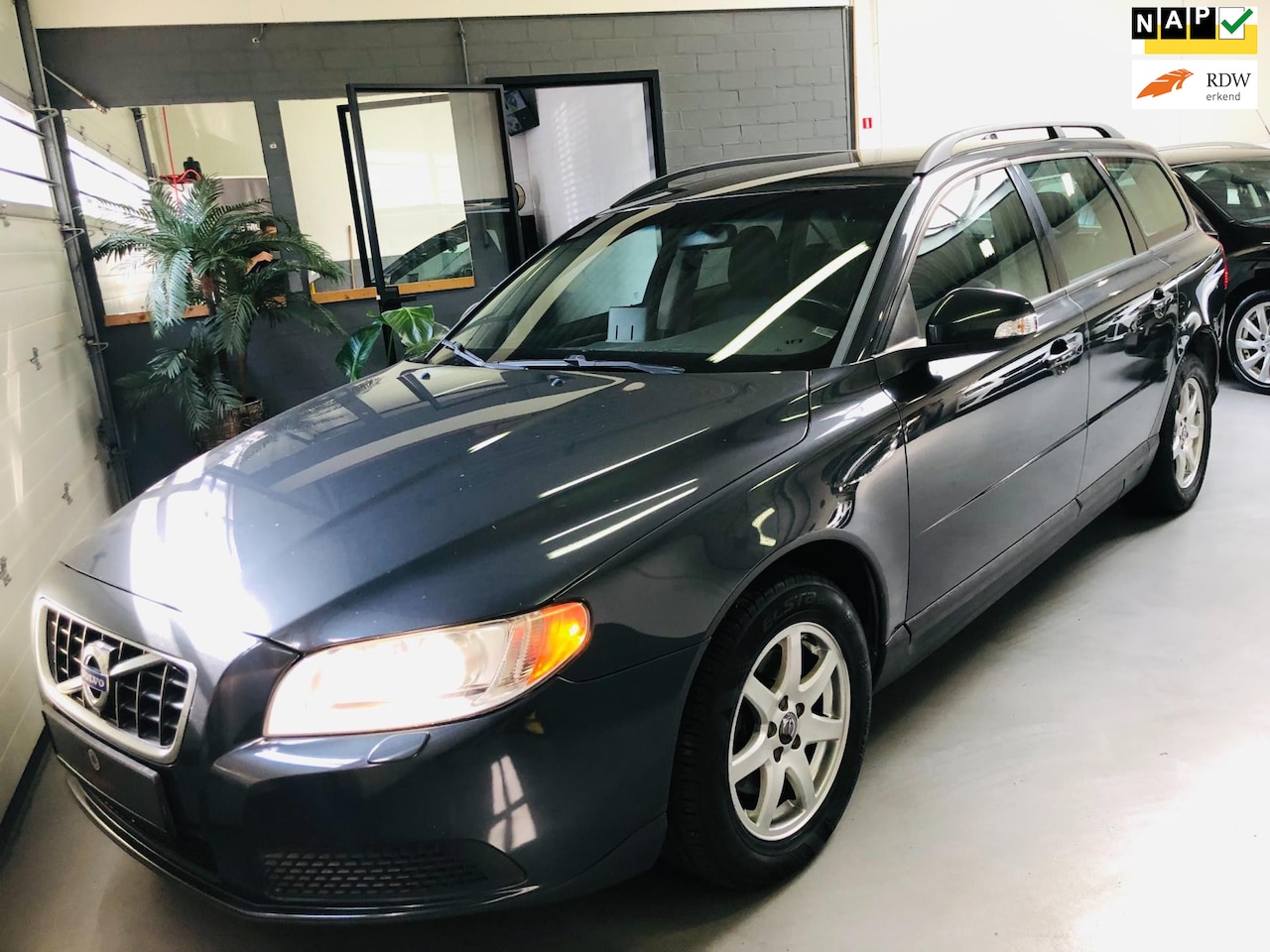 Volvo V70 - 2.0 147pk/XENON/NAVI/UBS/CRUISE - AutoWereld.nl