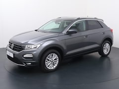 Volkswagen T-Roc - 1.0 TSI Style | 110 PK | Multifunctioneel stuurwiel | Stoelverwarming | Achteruitrijcamera